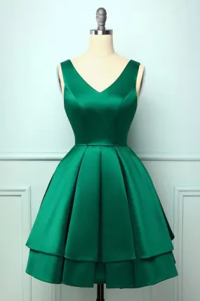 Green Satin Short Prom Dresses A-Line Homecoming Dresses V-neck